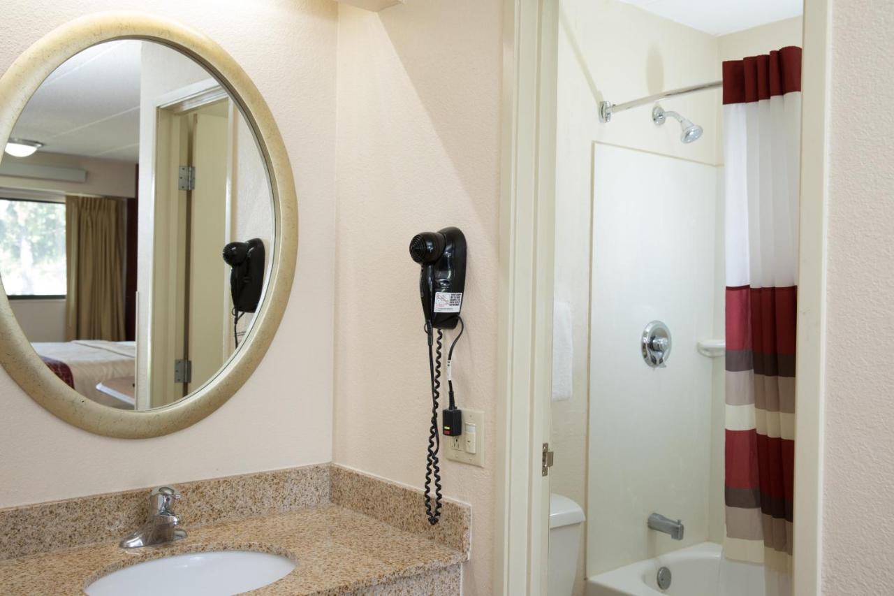 Suite Double Room with Two Double Beds - Smoke Free at Red Roof Inn Hilton Head Island