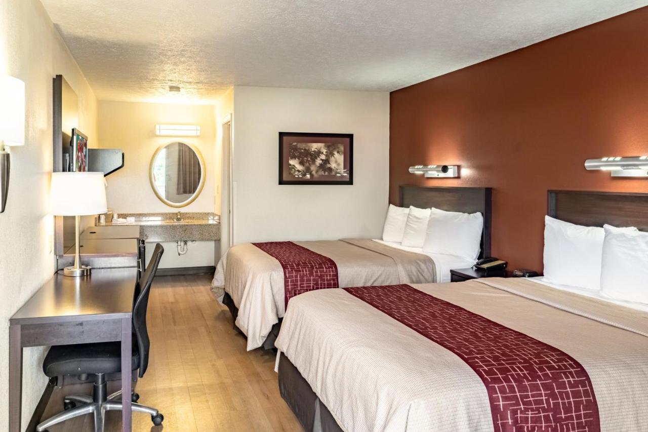 Deluxe Queen Room with Two Queen Beds - Non-Smoking at Red Roof Inn Columbus - Taylorsville