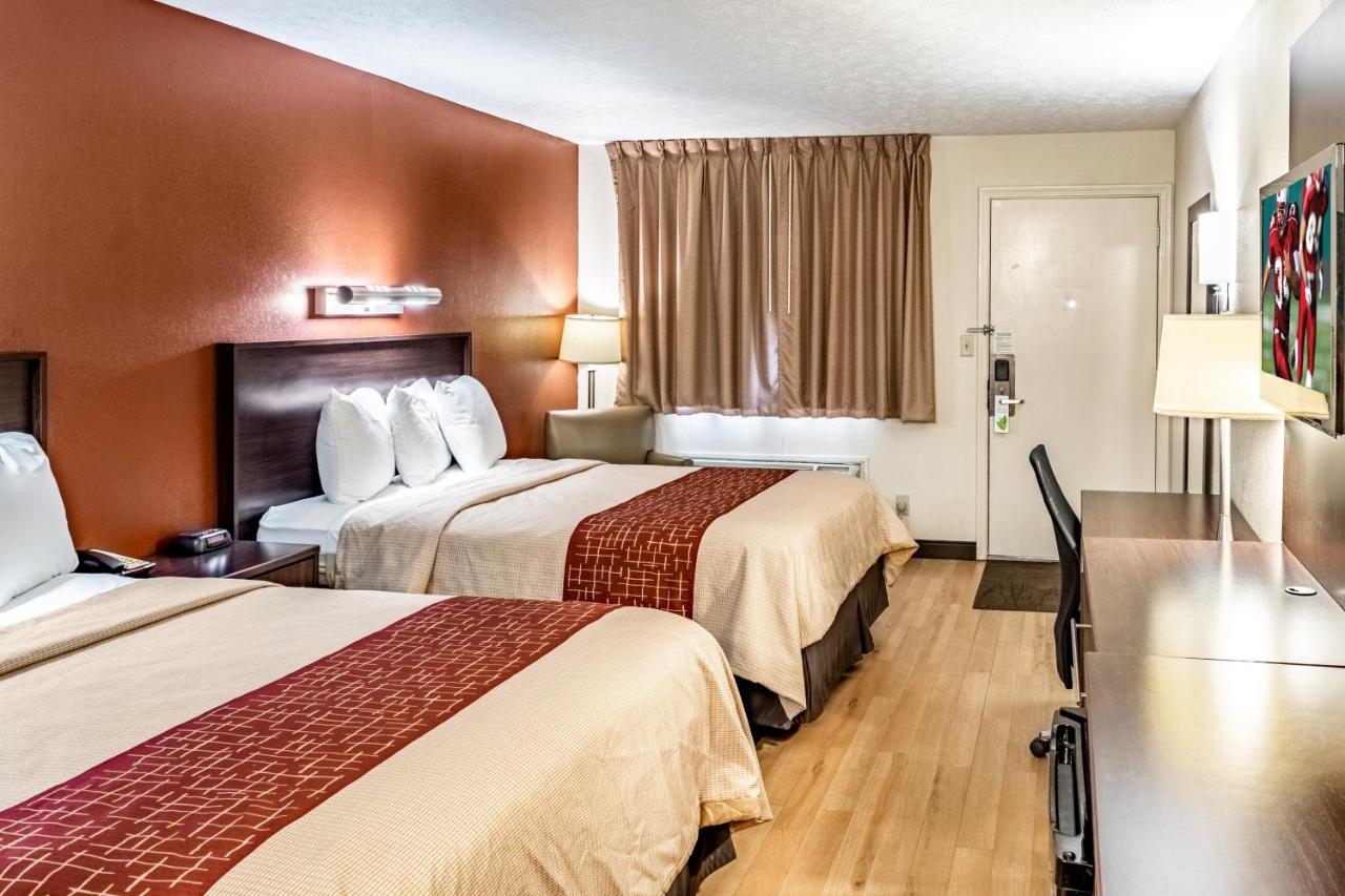 Deluxe Queen Room with Two Queen Beds - Non-Smoking at Red Roof Inn Columbus - Taylorsville
