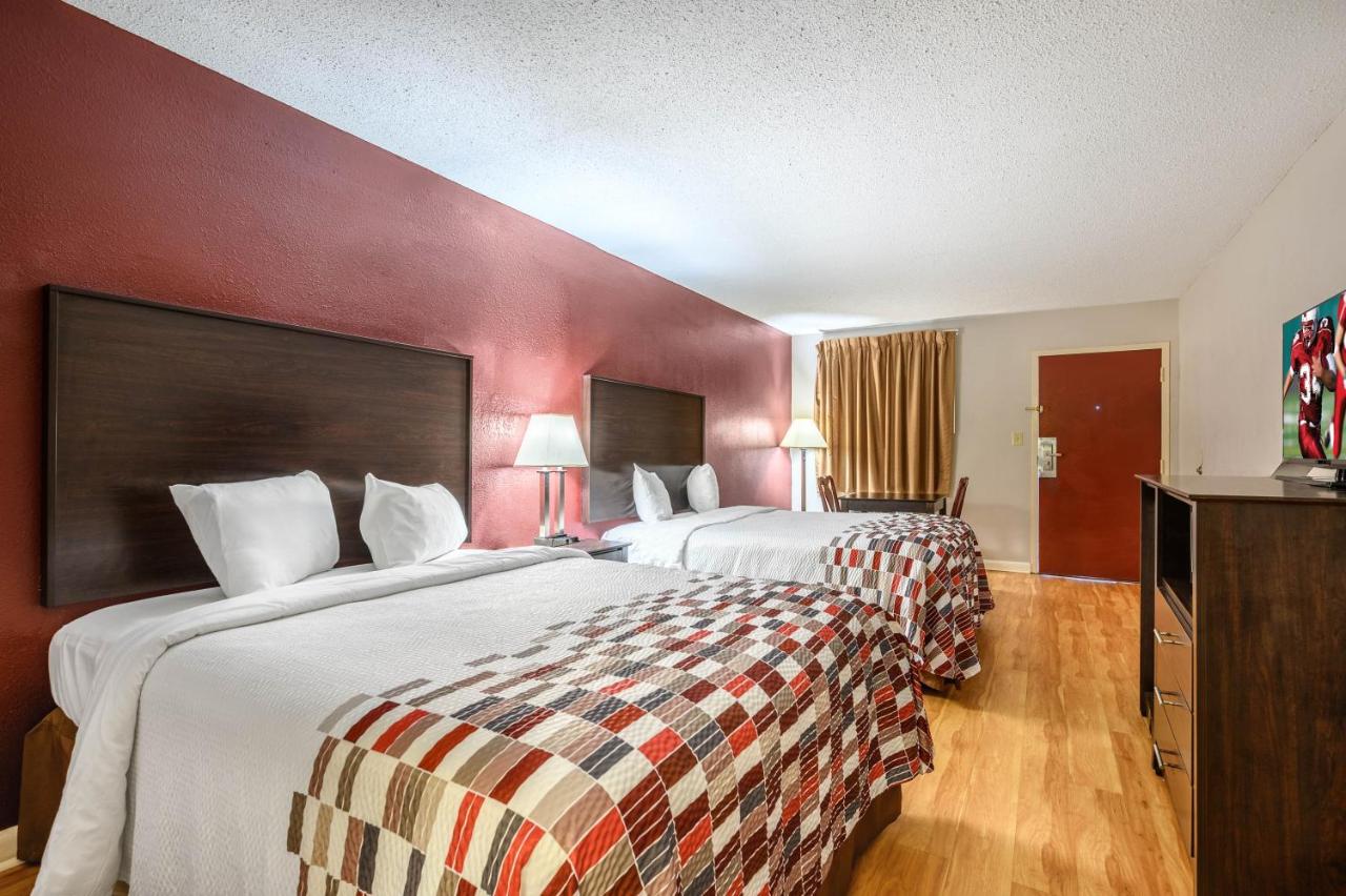 Deluxe Room with Two Queen Beds Non-Smoking at Holiday Inn Express Hotel & Suites Sylacauga, an IHG Hotel