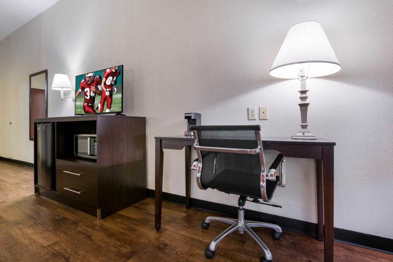 Suite King with Kitchenette Non-Smoking at Red Roof Inn Carrollton