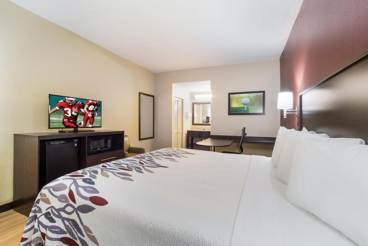 Superior King Room Smoking at Red Roof Inn Augusta - Washington Road