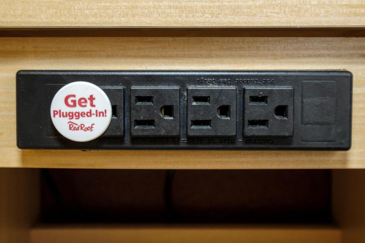 Superior King Room Smoke Free at Red Roof Inn PLUS+ Gainesville