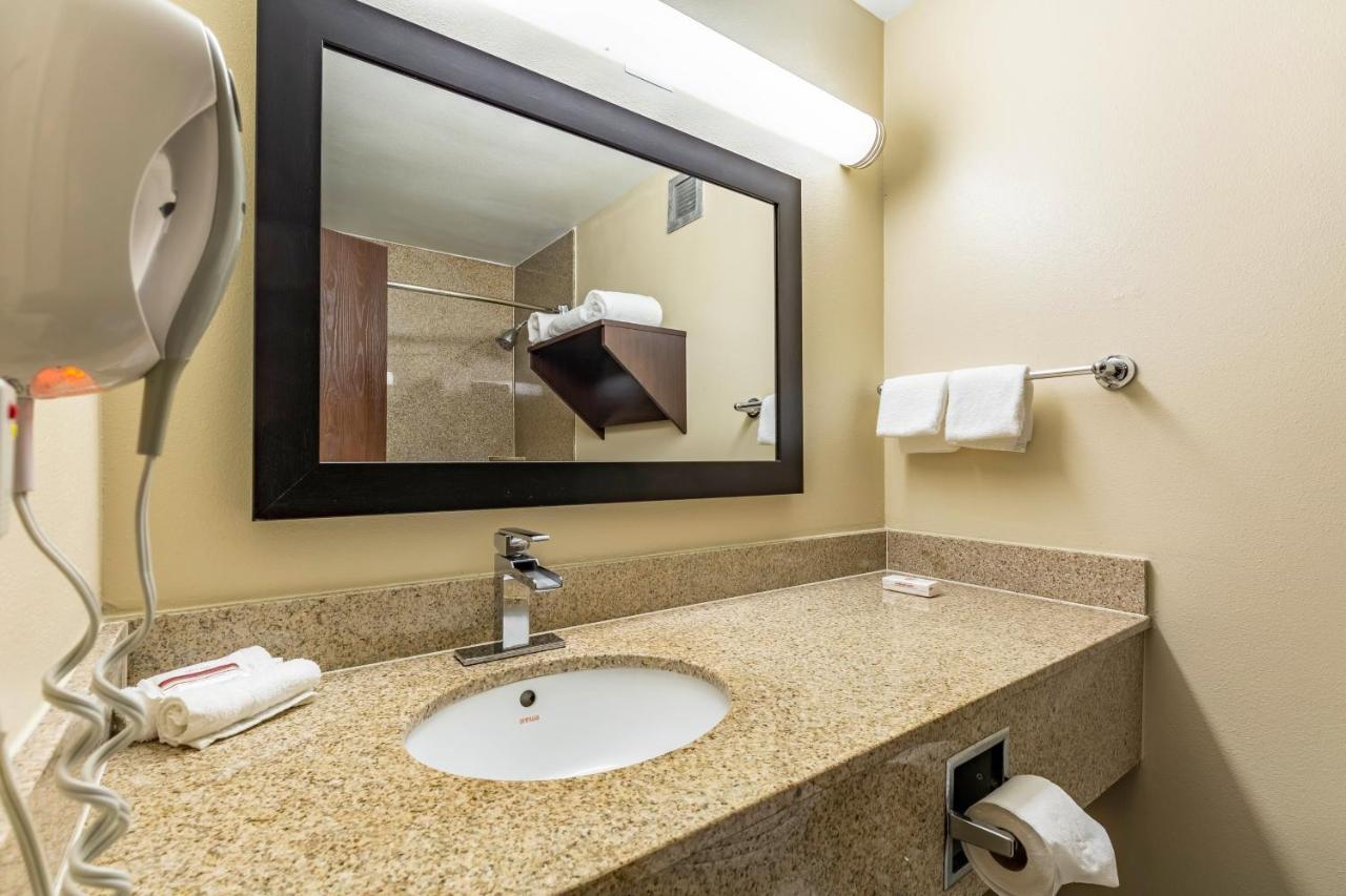 Superior King Room - Smoke Free at Red Roof Inn PLUS+ & Suites Houston - IAH Airport SW