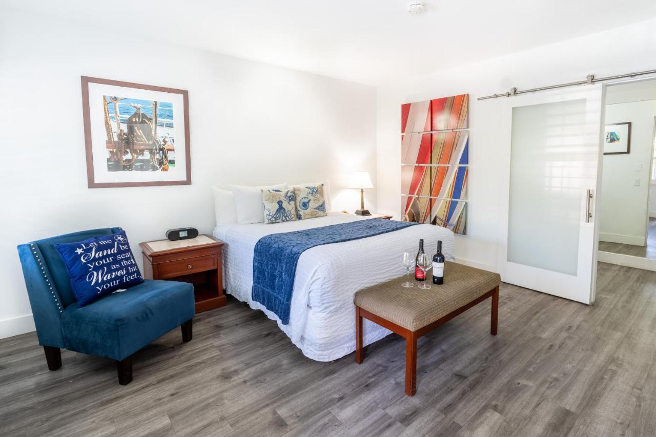  | La Avenida Inn