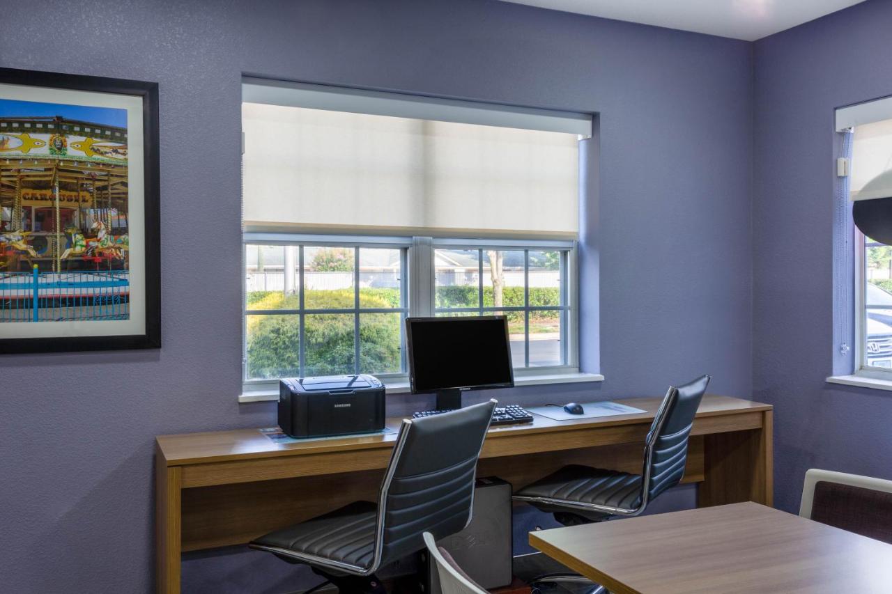 King Room - Disability Access - Non-Smoking at Microtel Inn & Suites by Wyndham Burlington