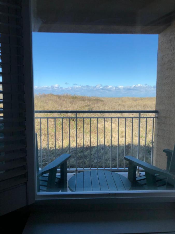 Dune View King Bed- Tower Building at Shutters on the Banks