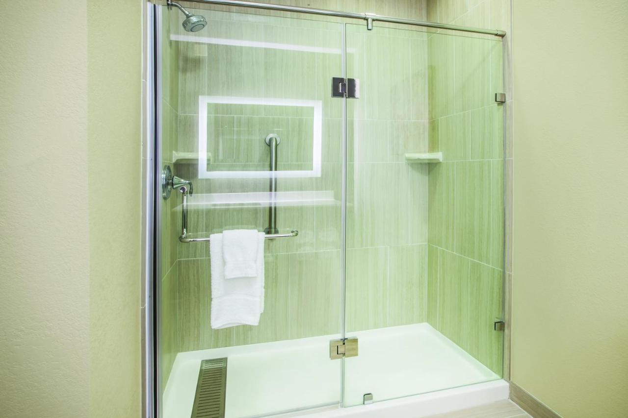 King Room at La Quinta Inn & Suites by Wyndham Kokomo