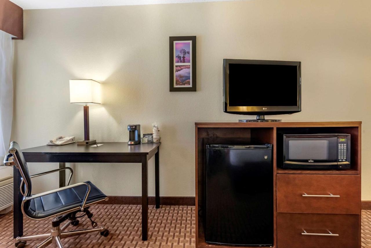 King Room - Non-Smoking at Comfort Inn & Suites Warsaw near US-30