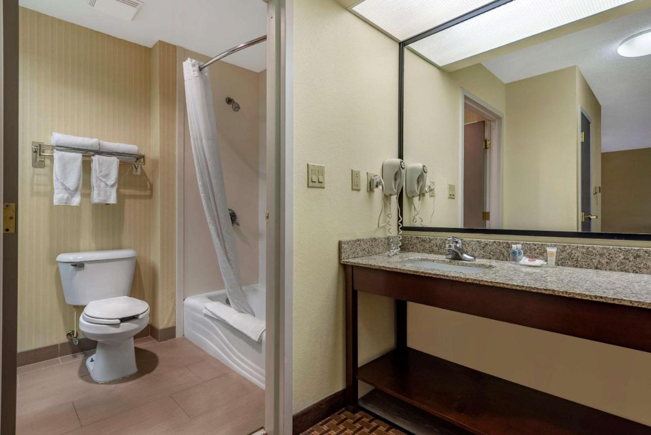 King Suite - Non-Smoking at Comfort Inn & Suites Warsaw near US-30