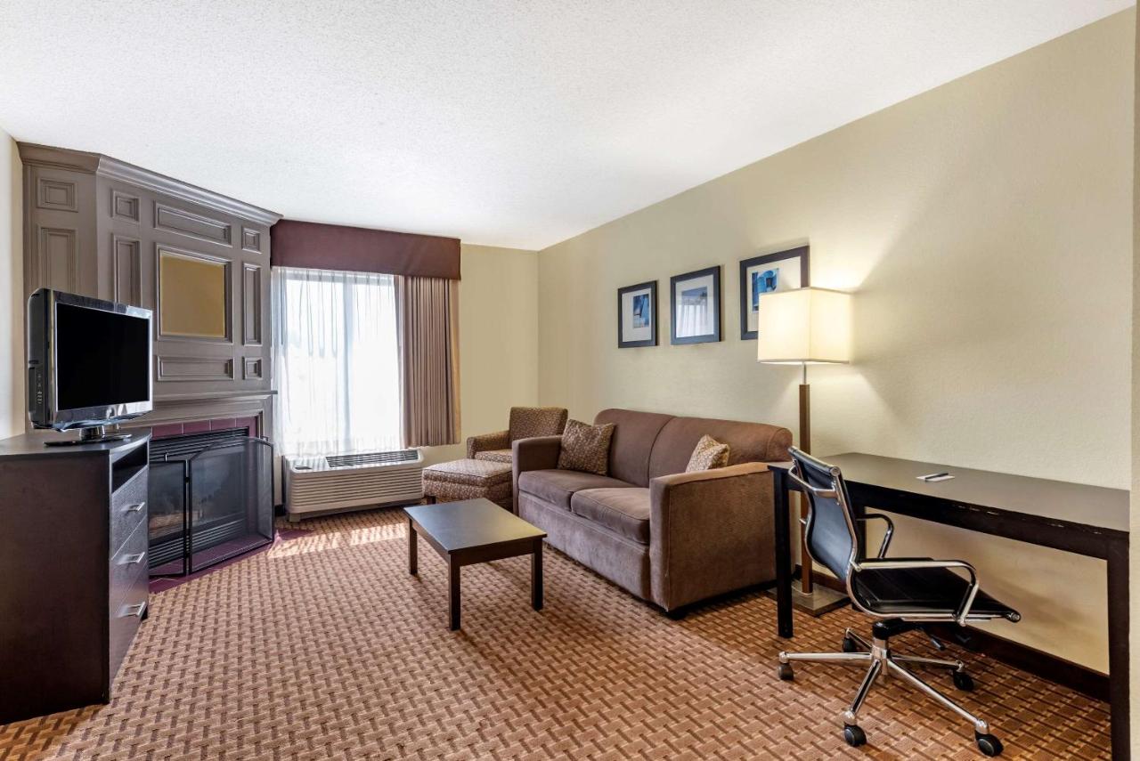 Standard King Suite - Non-Smoking at Comfort Inn & Suites Warsaw near US-30