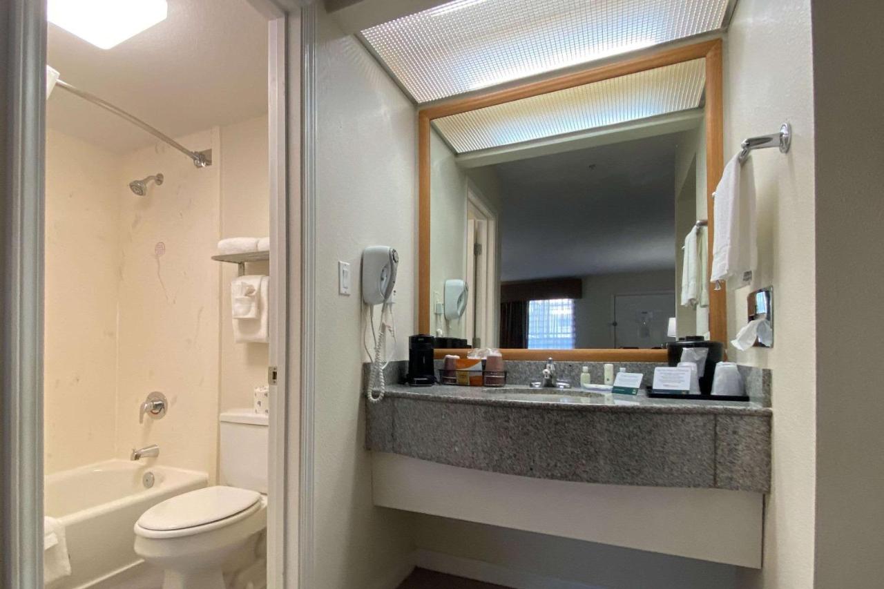 Queen Room with Two Queen Beds - Non-Smoking at Quality Inn Branson - Hwy 76 Central