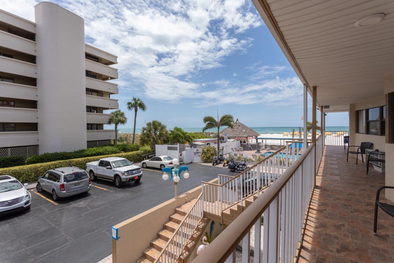Superior Gulf View Suite: 2 Queen Beds and 1 Sofa Bed at Plaza Beach Hotel Beachfront Resort