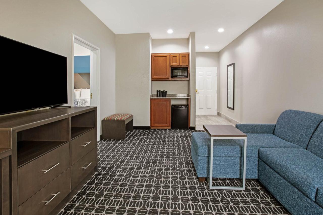 Deluxe Family Suite - Non-Smoking at La Quinta Inn & Suites by Wyndham Sulphur Springs