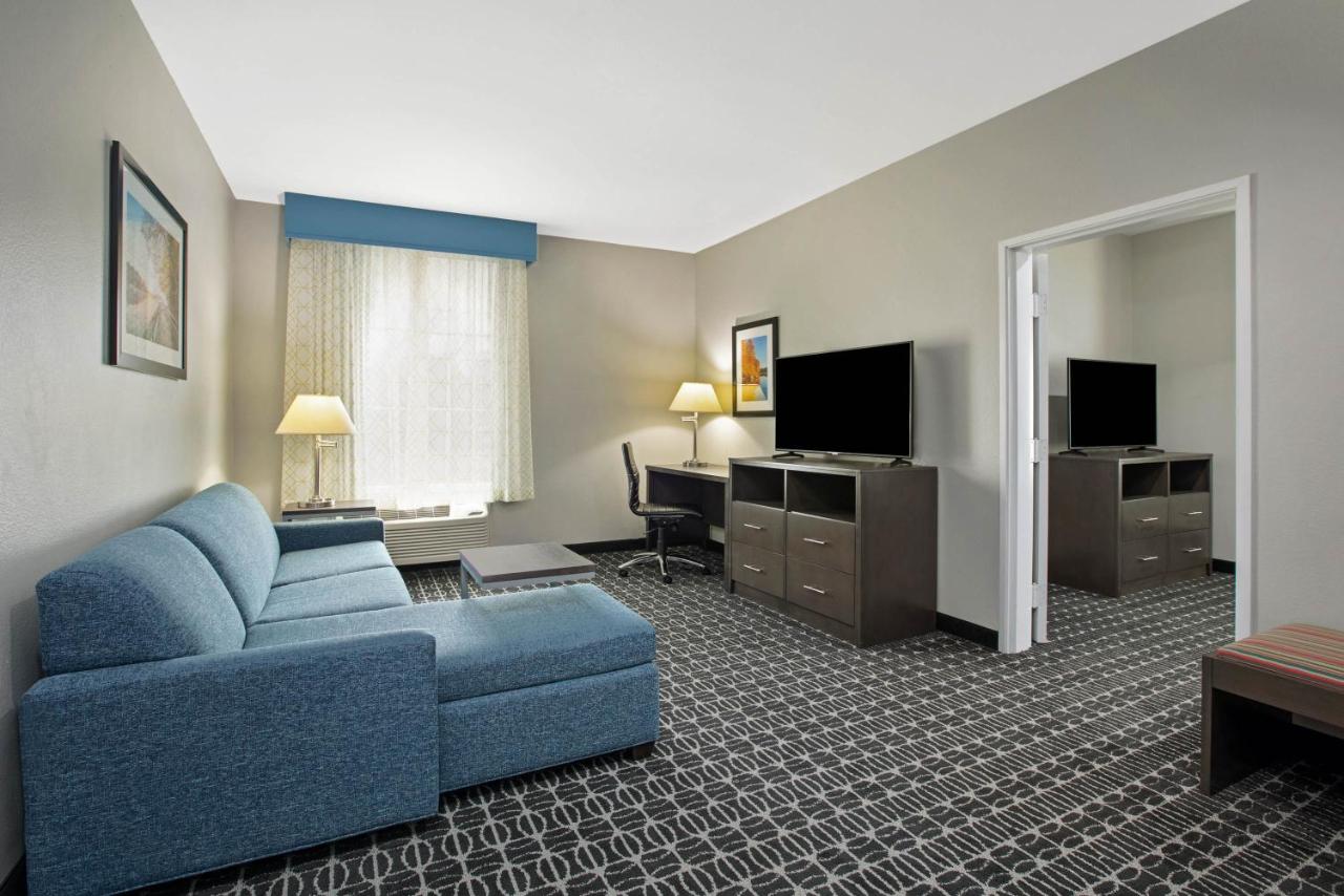 Deluxe Family Suite - Non-Smoking at La Quinta Inn & Suites by Wyndham Sulphur Springs