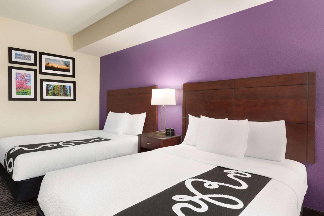 Queen Room with Two Queen Beds and Bath Tub - Mobility/Hearing Accessible - Non-Smoking at La Quinta Inn & Suites by Wyndham Fresno Northwest