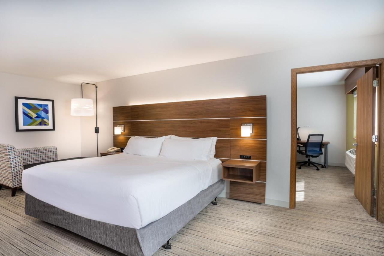 Two-Bedroom Suite at Holiday Inn Express Wisconsin Dells by IHG