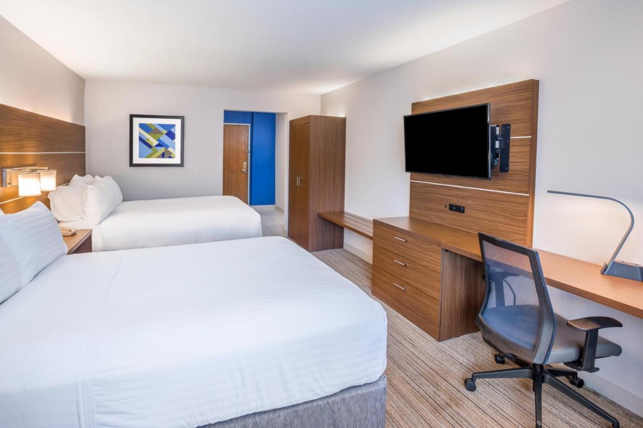 Double Room with Two Double Beds and Mobility Accessible Tub - Non-Smoking at Holiday Inn Express Wisconsin Dells by IHG