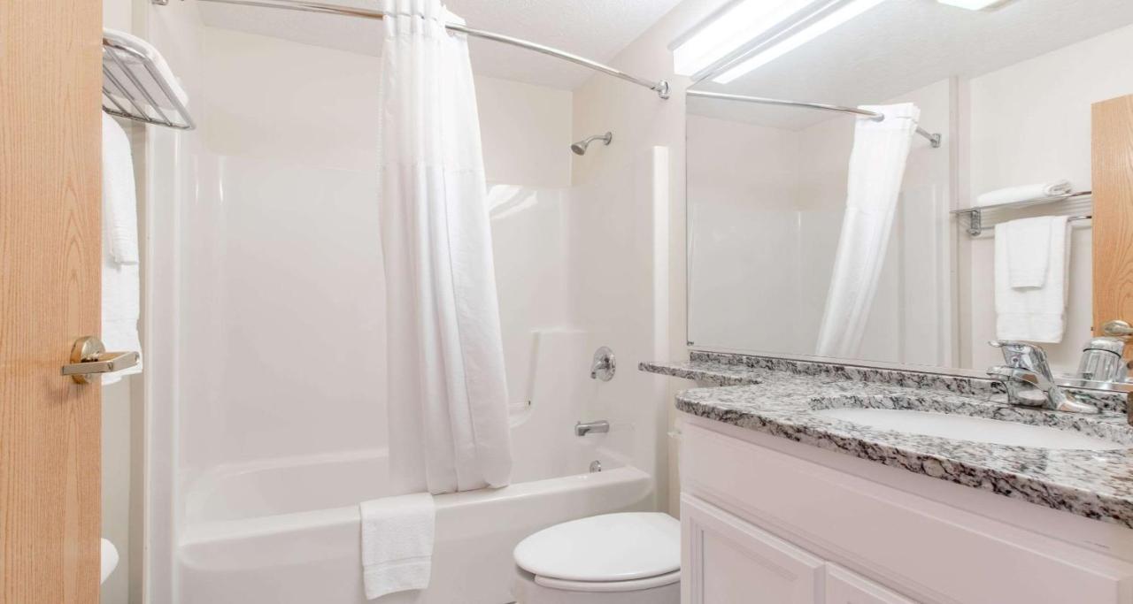Queen Suite with Sofa Bed at Super 8 by Wyndham Christiansburg/Blacksburg Area