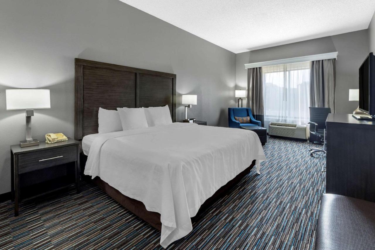Standard King Room - Non-Smoking at Garner Hotel Oklahoma City - Quail Springs by IHG