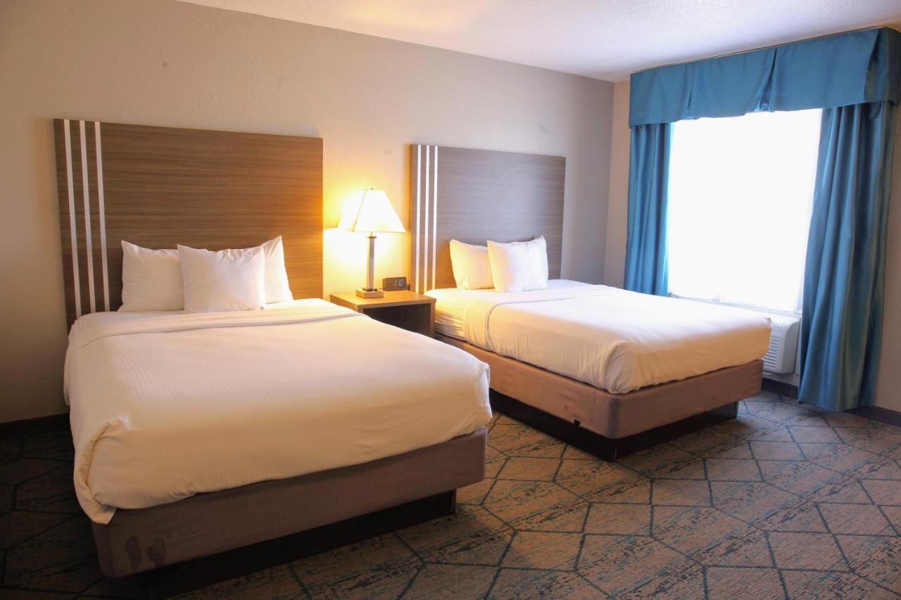Queen Room with Two Queen Beds - Non-Smoking at Baymont by Wyndham Effingham