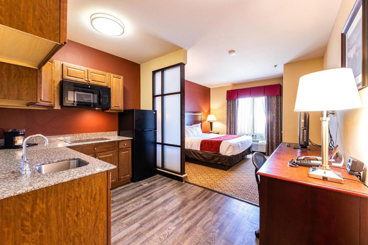 Efficiency King Suite with Kitchenette at Comfort Suites Lake Worth