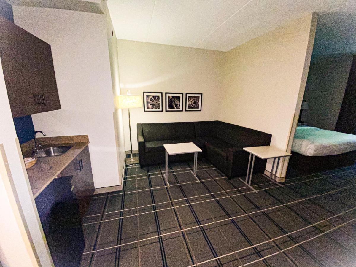 King Suite at Comfort Suites Airport