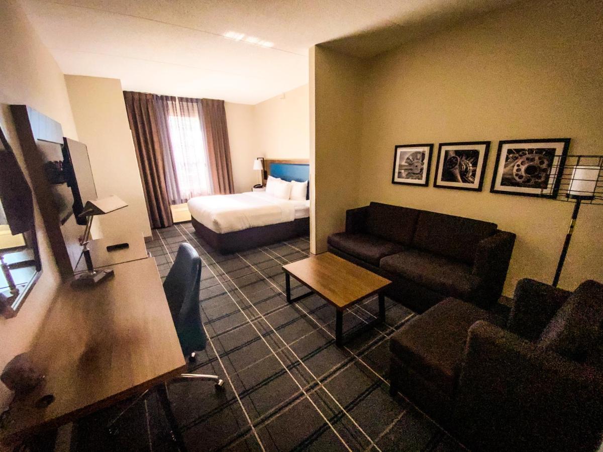 King Suite - Accessible/Non-Smoking at Comfort Suites Airport