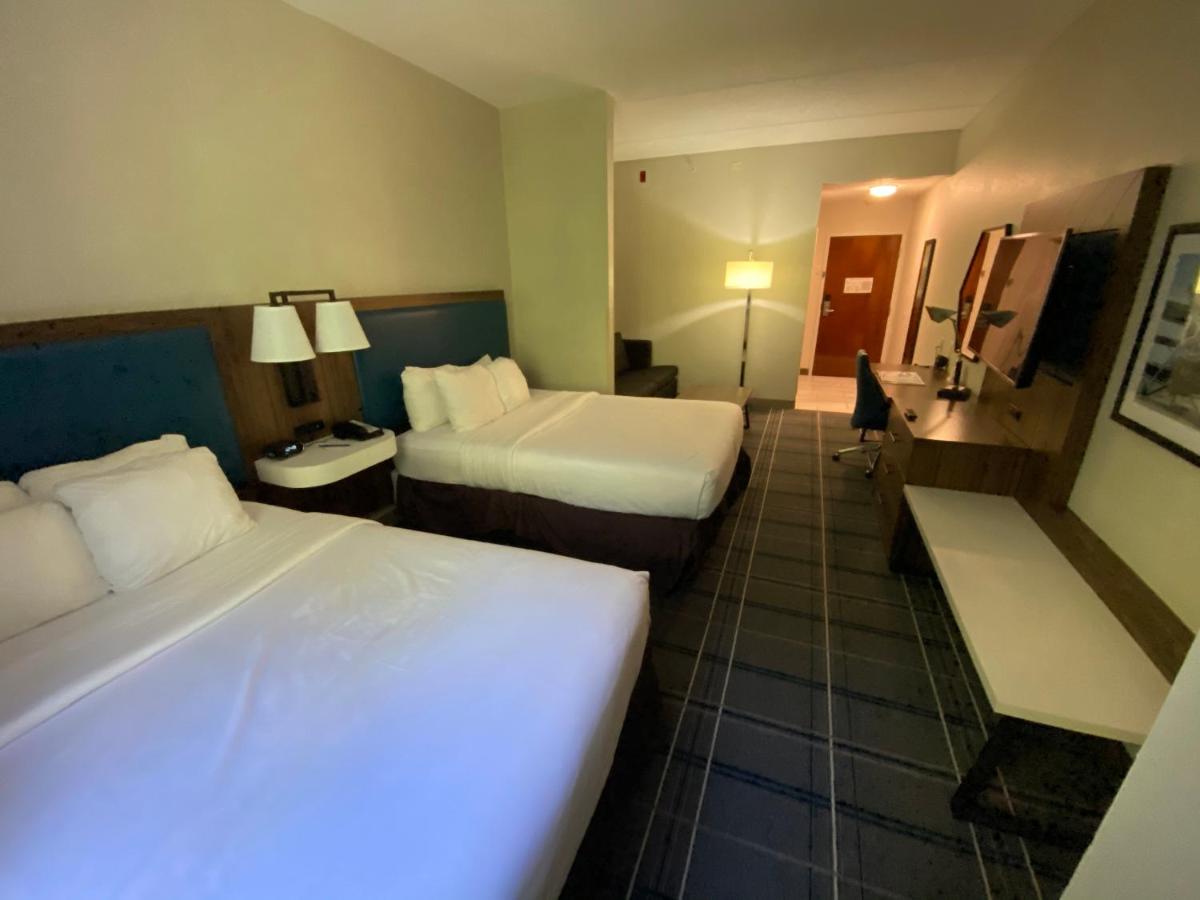 Queen Suite with Two Queen Beds at Comfort Suites Airport