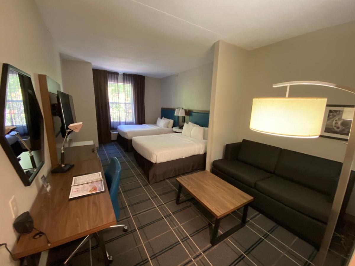 Queen Suite with Two Queen Beds at Comfort Suites Airport