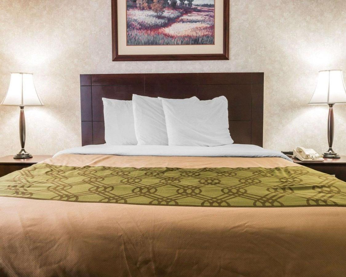 Queen Suite with Two Queen Beds - Non-Smoking at Econo Lodge & Suites Grand Rapids Airport