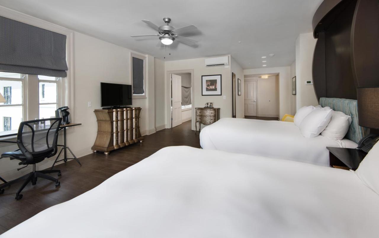 Queen Room with Two Queen Beds Ocean Front - Non-Smoking at White House Hotel