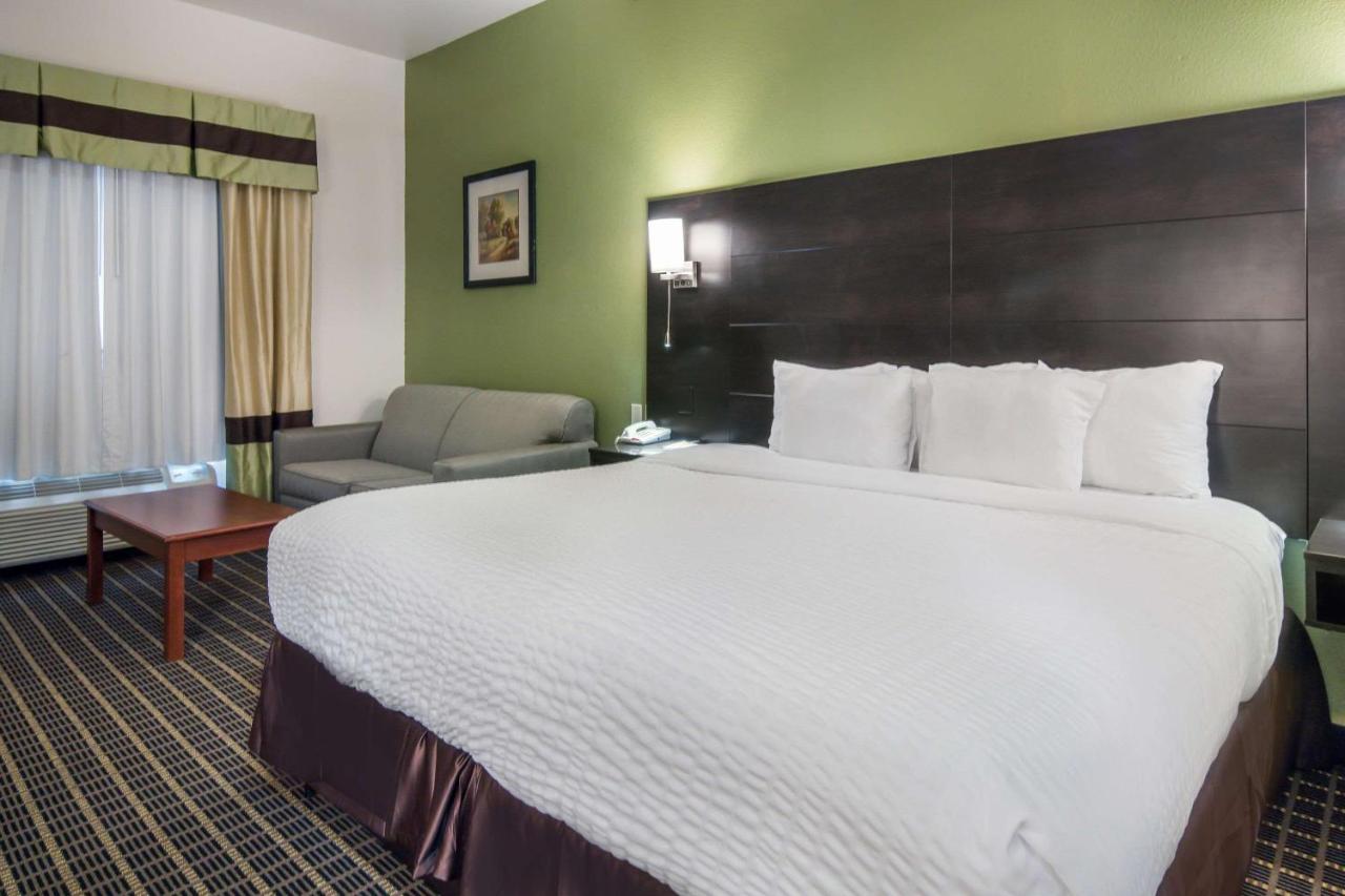 Room #45785417 at Clarion Inn & Suites Weatherford South