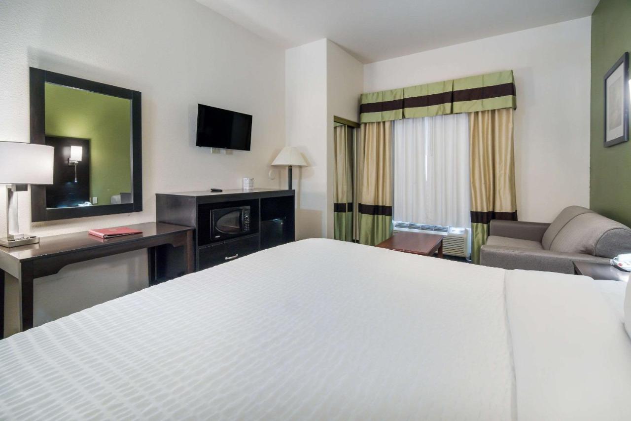 Room #45785417 at Clarion Inn & Suites Weatherford South