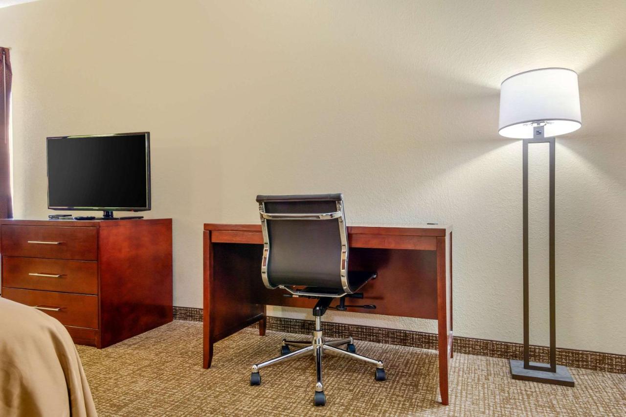 King Room - Non-Smoking at Quality Inn & Suites Olde Town