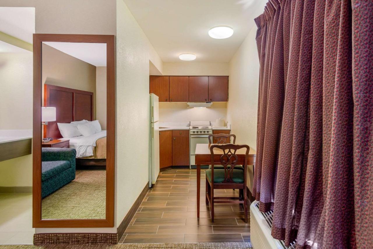 King Room - Non-Smoking at Quality Inn & Suites Olde Town