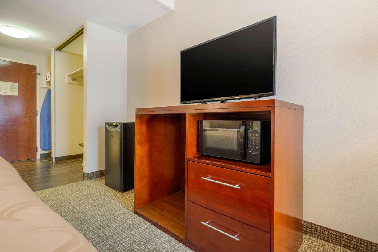 Standard King Room at Quality Inn & Suites Olde Town