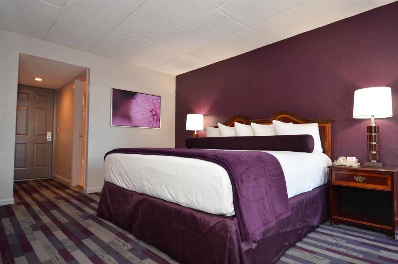 King Room at Sea Club Resort