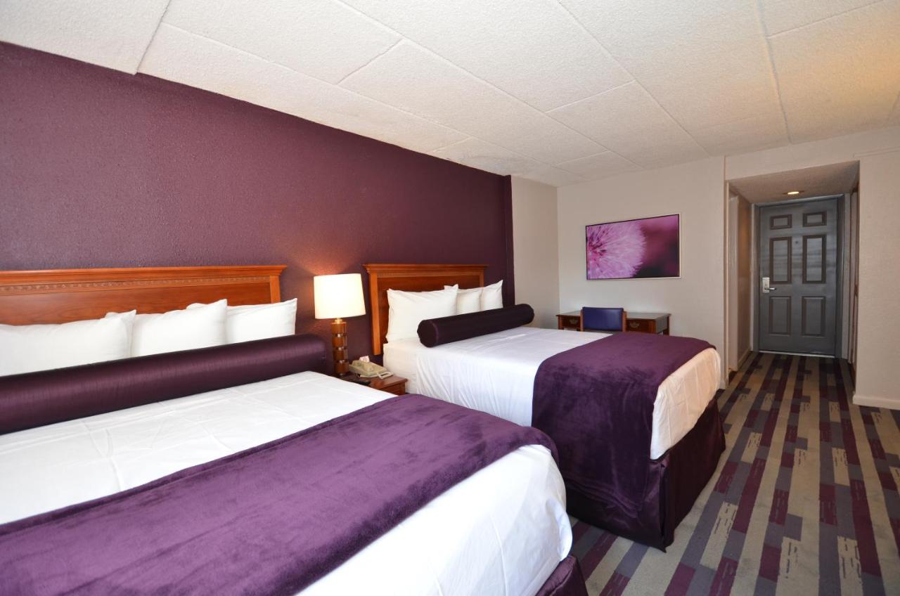 Deluxe Suite at Sea Club Resort