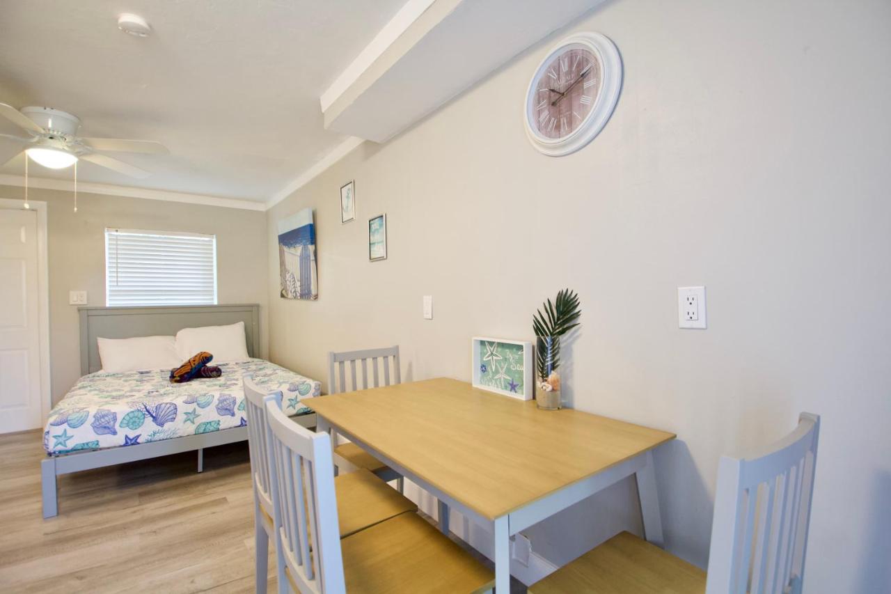 Queen Studio with Sofa Bed at Sun Deck Inn and Suites