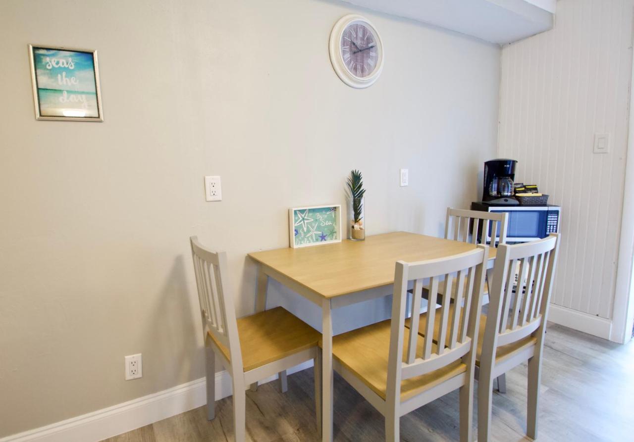 Queen Studio with Sofa Bed at Sun Deck Inn and Suites