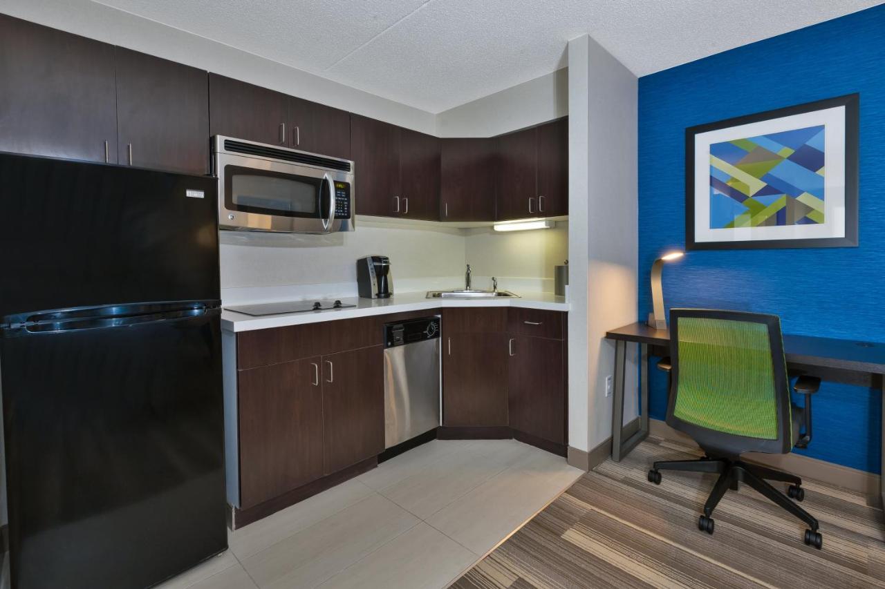 Suite at Holiday Inn Express & Suites Blacksburg - University Area by IHG