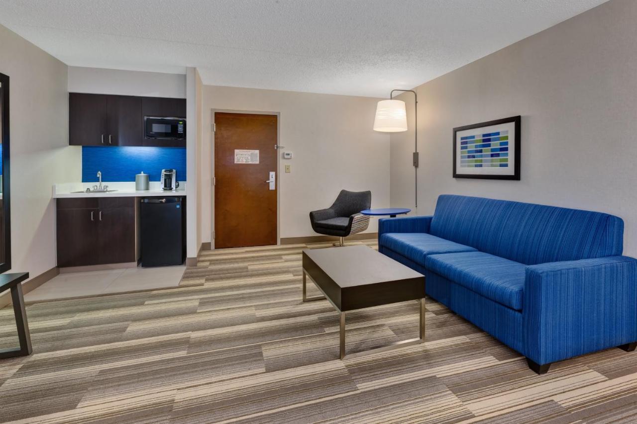 Executive Suite at Holiday Inn Express & Suites Blacksburg - University Area by IHG