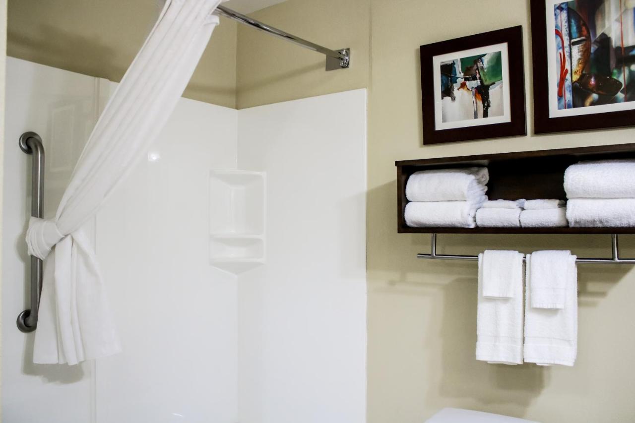 Queen Room with Two Queen Beds - Non-Smoking at Country Inn & Suites by Radisson, Richmond West at I-64, VA