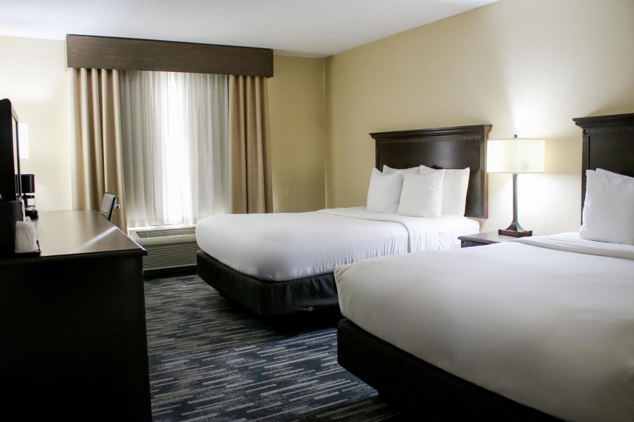 Queen Room with Two Queen Beds - Non-Smoking at Country Inn & Suites by Radisson, Richmond West at I-64, VA