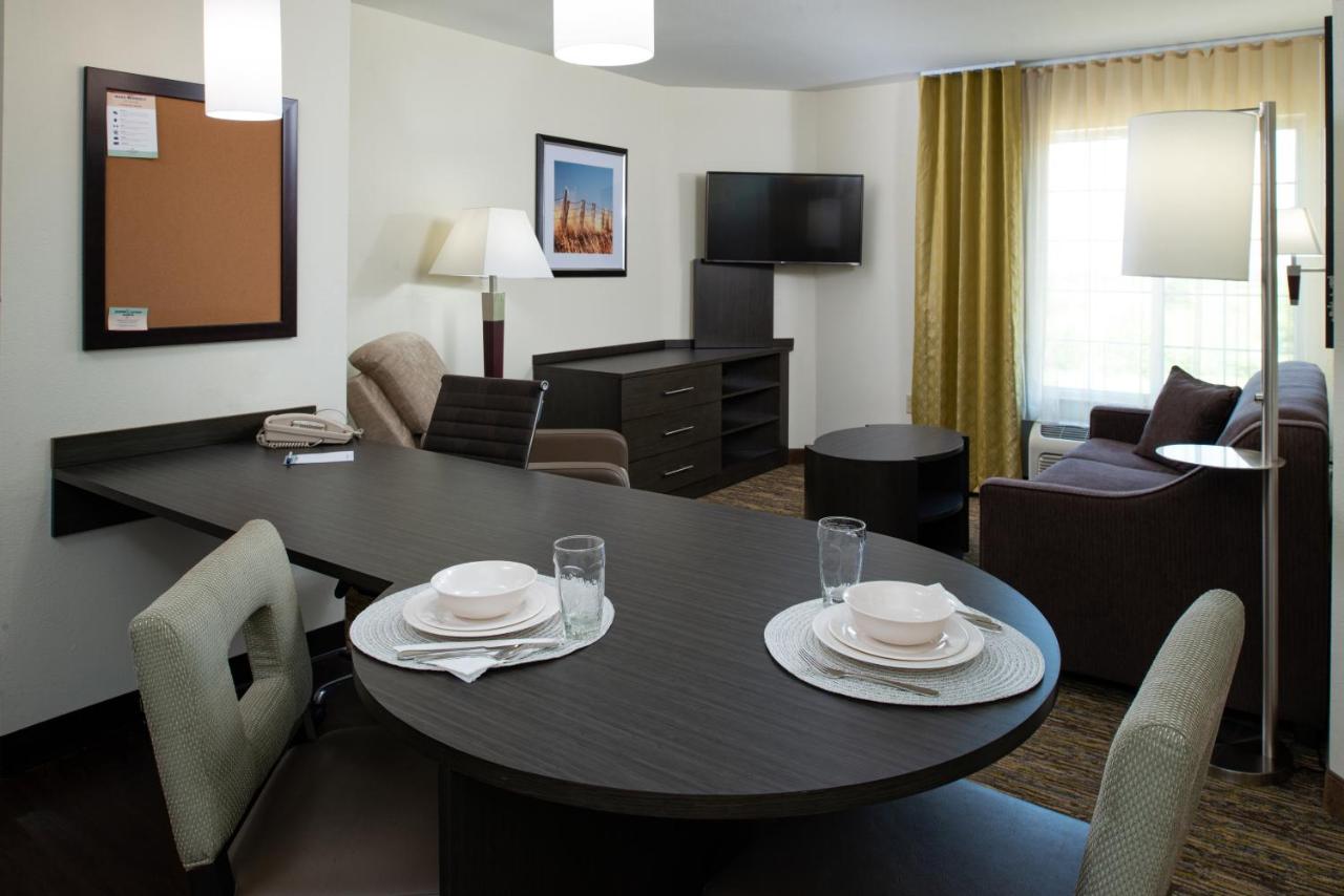 One-Bedroom Queen Suite - Disability Access/Non-Smoking at Candlewood Suites Olathe by IHG