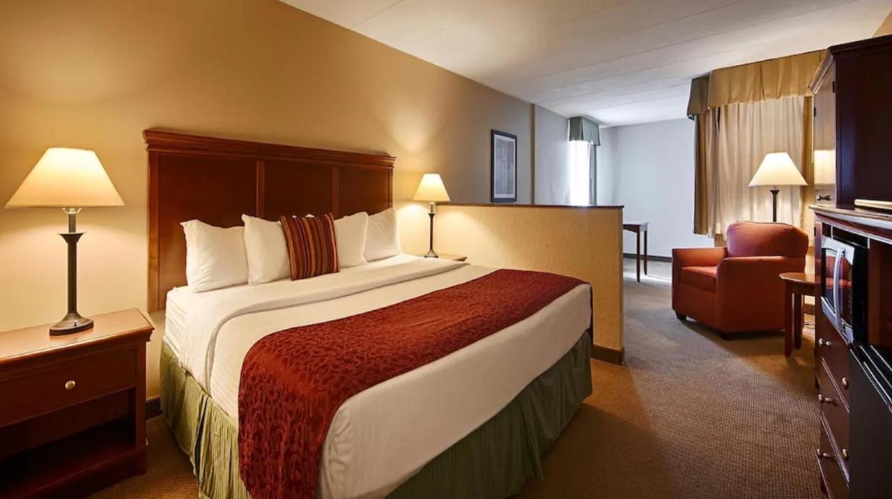 Junior Suite with Sofa Bed - Upper Floor/Non-Smoking at Best Western Plus La Porte Hotel & Conference Center