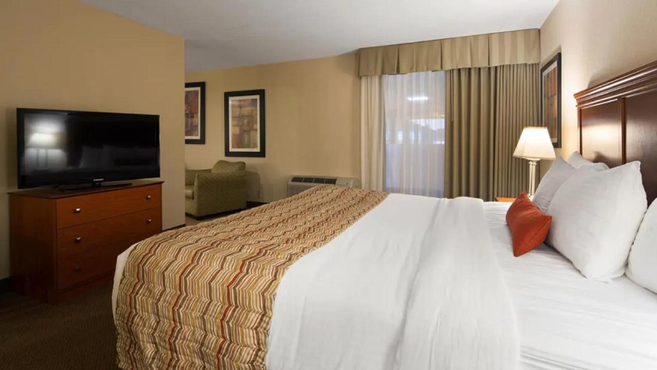 Junior Suite with Sofa Bed - Upper Floor/Non-Smoking at Best Western Plus La Porte Hotel & Conference Center