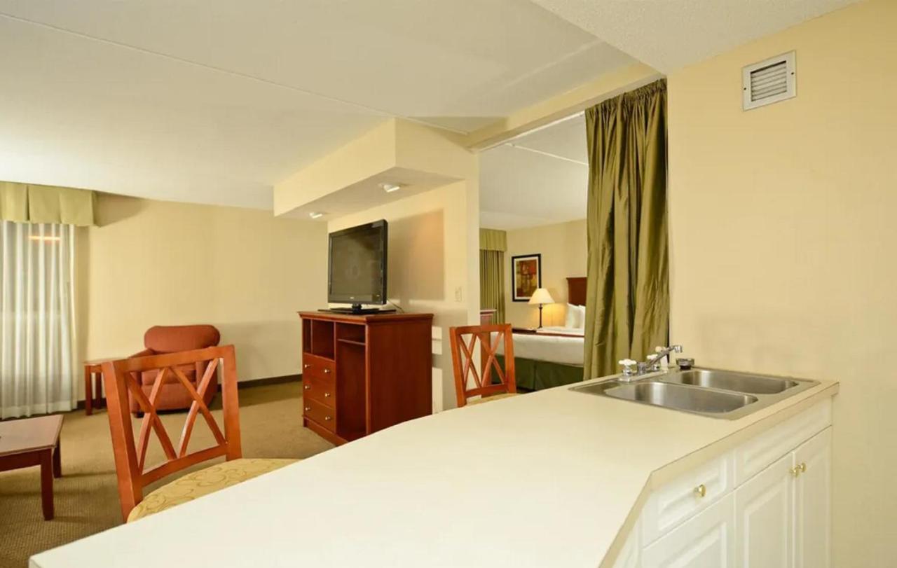 Junior Suite with Sofa Bed - Upper Floor/Non-Smoking at Best Western Plus La Porte Hotel & Conference Center