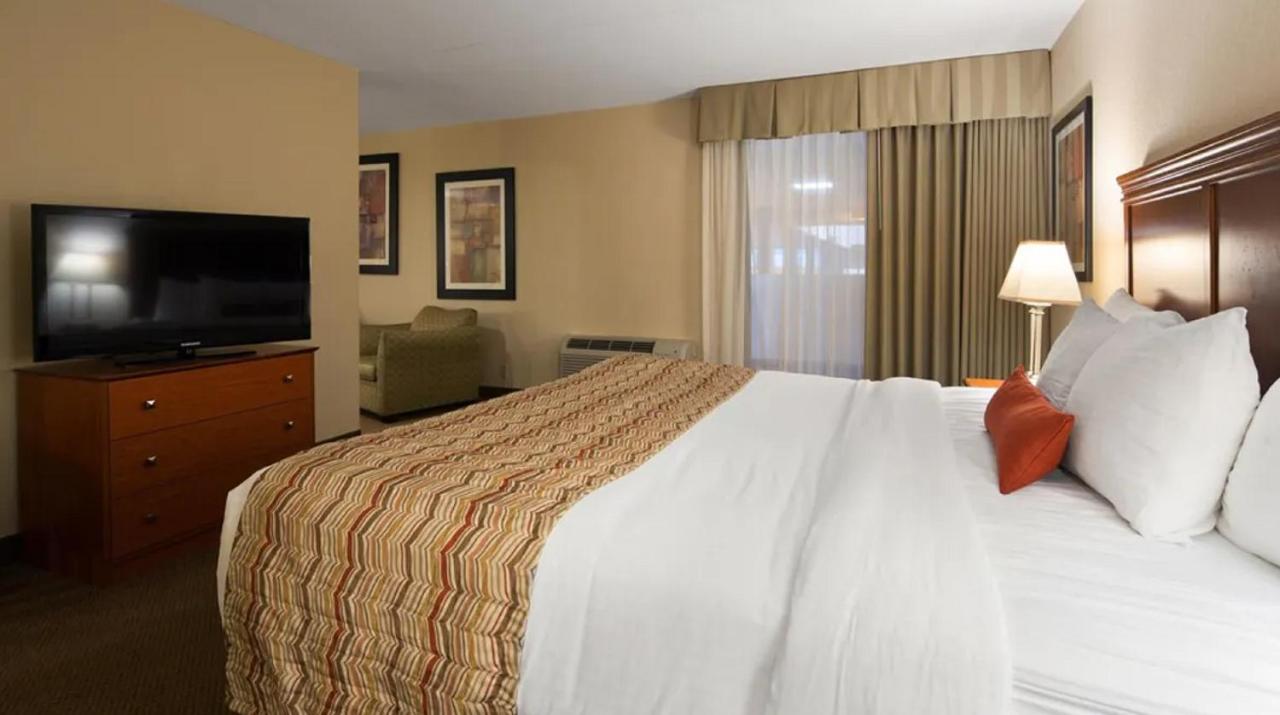 Junior Suite with Sofa Bed - Upper Floor/Non-Smoking at Best Western Plus La Porte Hotel & Conference Center